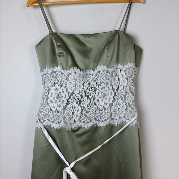 After Six Green Midi Dress - Picture 3 of 7